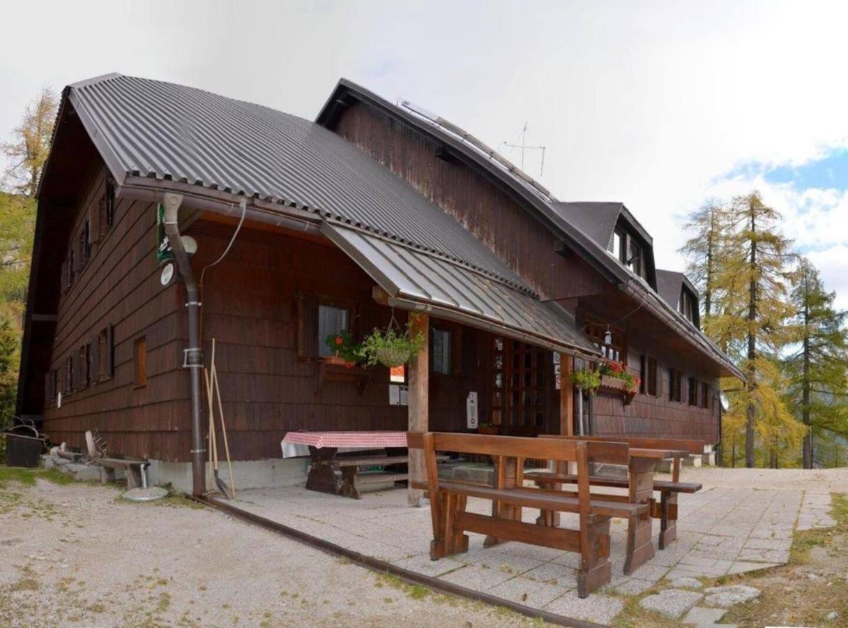 Erjavceva Mountain Hut At Vrsic Pass 호텔 크라니스카고라 외부 사진
