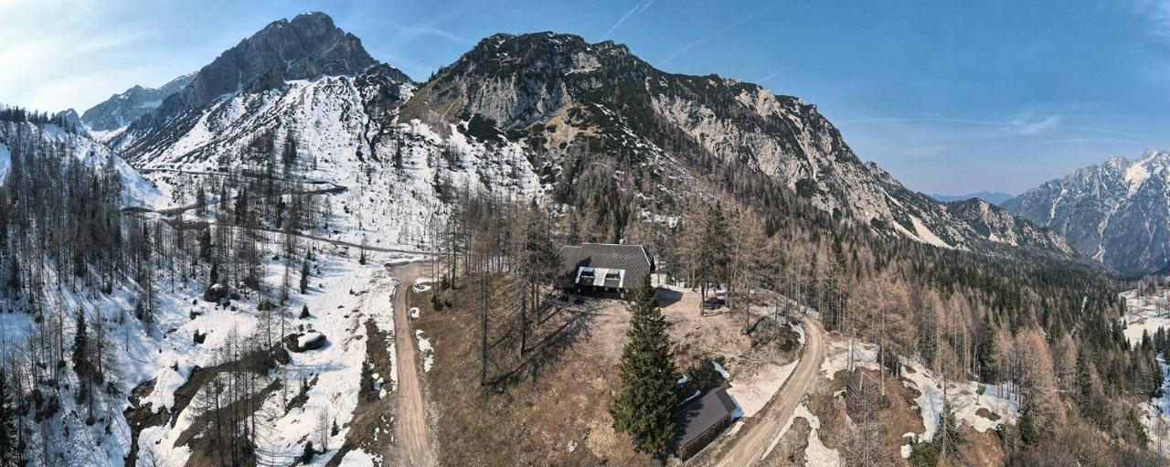 Erjavceva Mountain Hut At Vrsic Pass 호텔 크라니스카고라 외부 사진