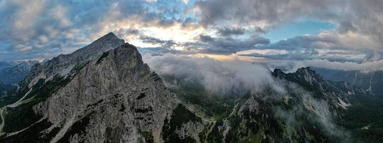 Erjavceva Mountain Hut At Vrsic Pass 호텔 크라니스카고라 외부 사진